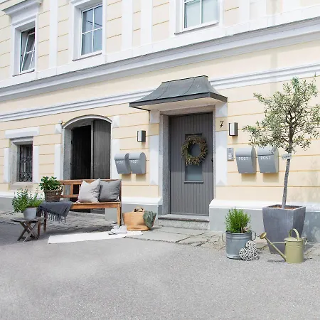 - Sieben An Der Donau *